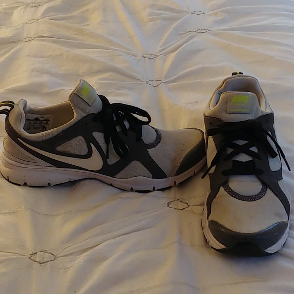 Nike Women's Sneakers - Memory Foam Insoles - Picture 2 of 4